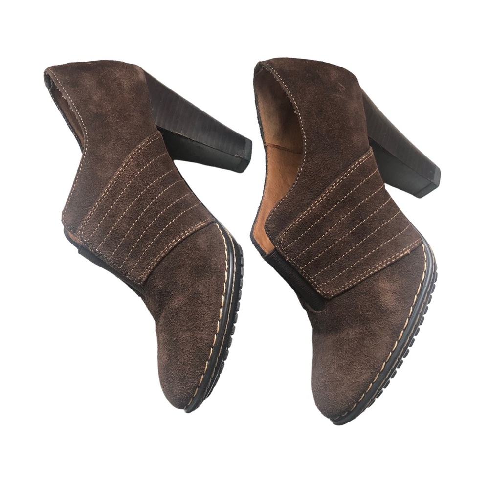Sofft Brown Suede Heeled Ankle Booties (size 7W)